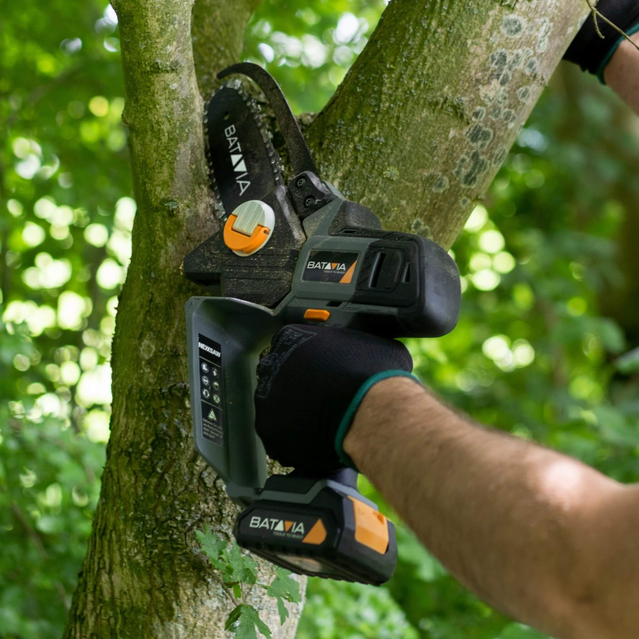 12V Compact Chainsaw