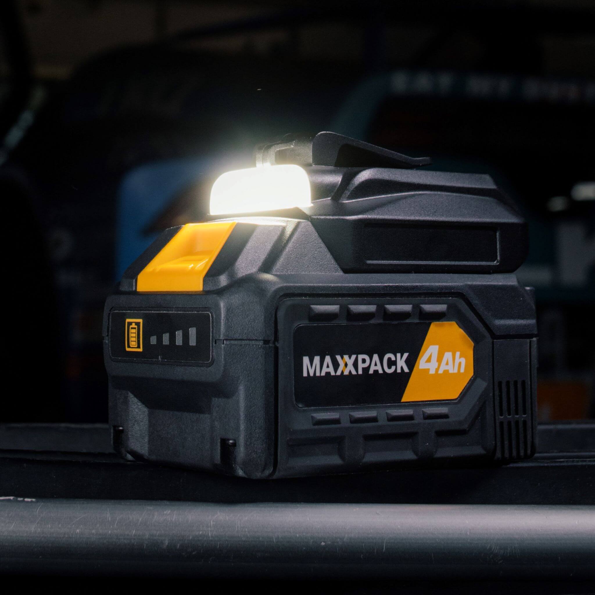 Battery USB adapter and Flashlight | 18V Maxxpack collection Batavia