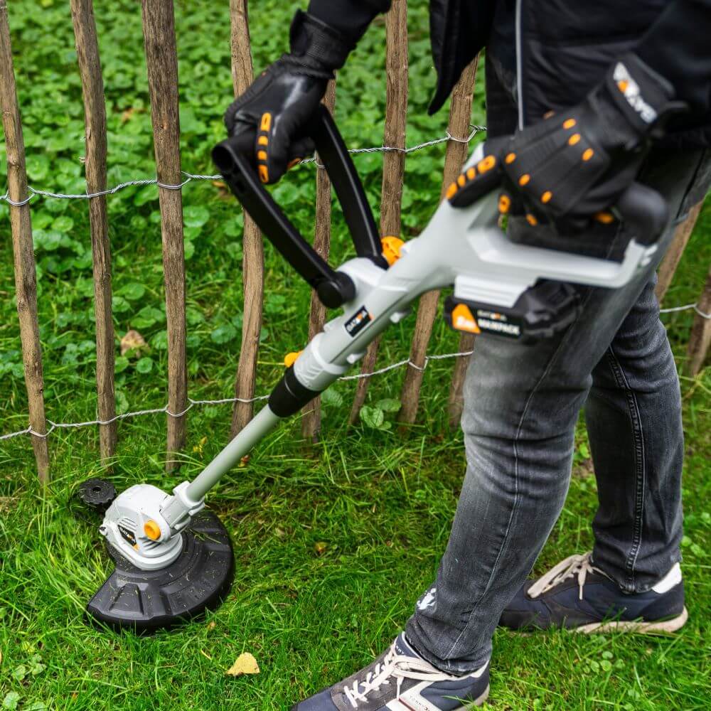 Electric Grass Trimmer | Batavia Garden Tools | 18V Maxxpack Collection